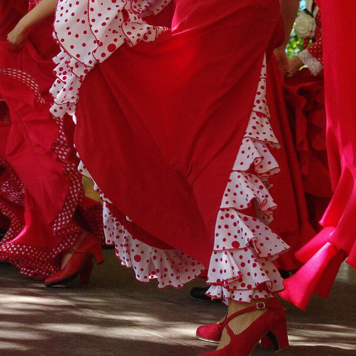 colores y formas del flamenco en la moda