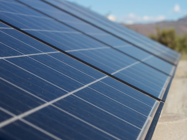 instalacion de 100 1kwp de paneles solares para autoconsumo en un centro comercial de sevilla