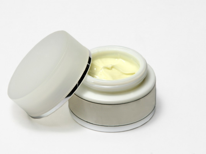 tubo crema de afeitar para pieles sensibles la toja aloe vera