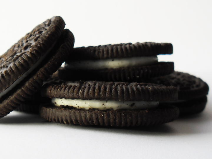 una galleta oreo cobra vida en las calles de madrid