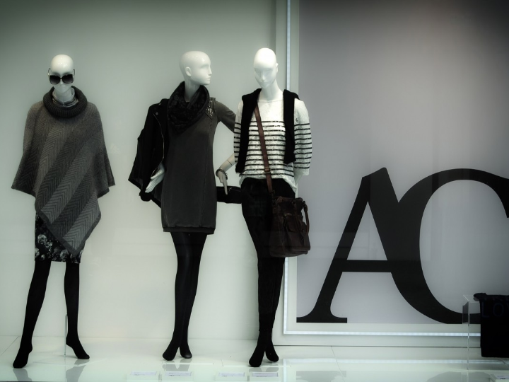 vestido de fiesta recto volante cintura